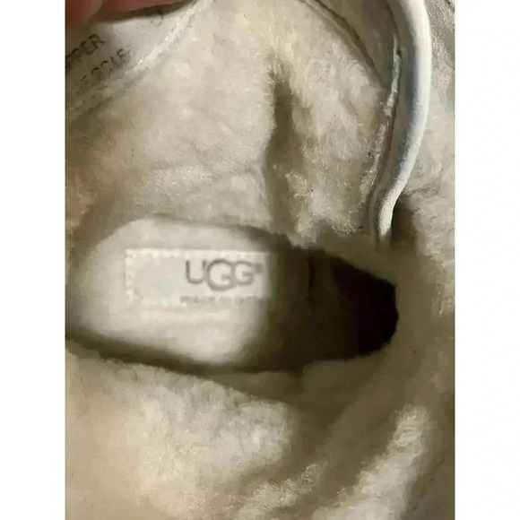 Ugg W karisa everlasting size 6 US Women Winter Boots - Picture 7 of 8